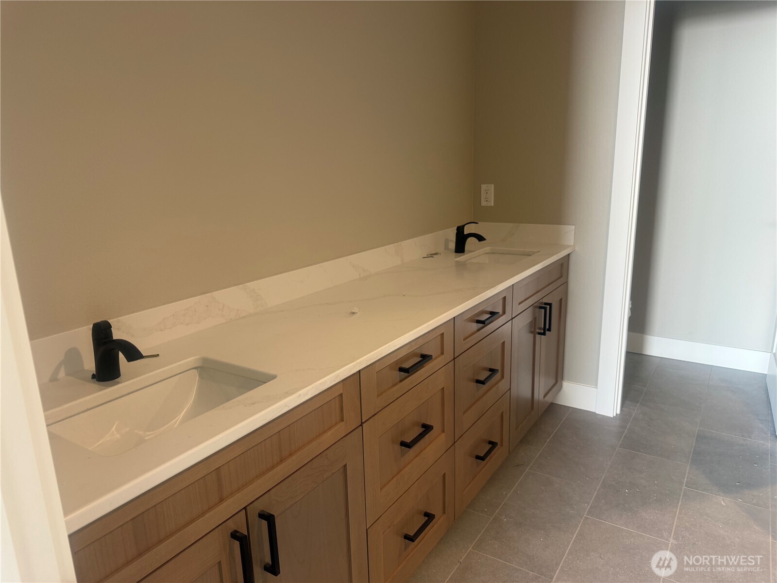 157 Salmon Drive Wenatchee, WA 98801 - Photo 4 of 4