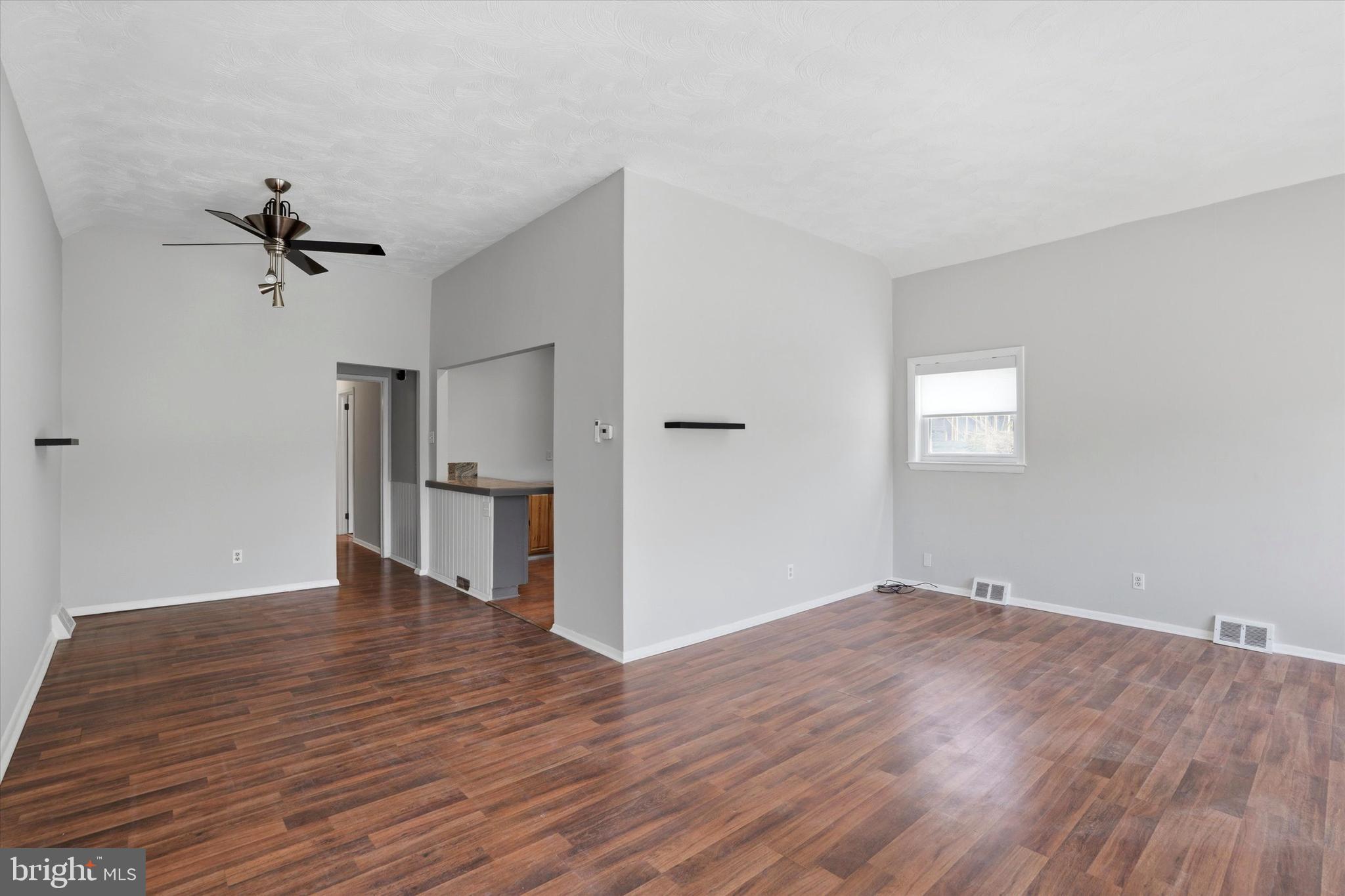 169 Juniper Road Havertown, PA 19083 - Photo 3 of 15