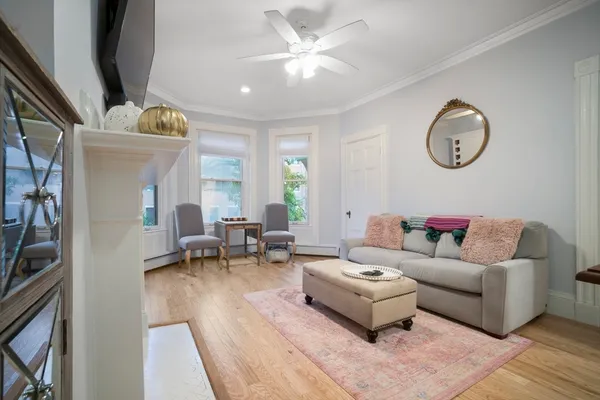 $2,600 | 447 Marlborough Street, Unit 2, Boston, MA 02115