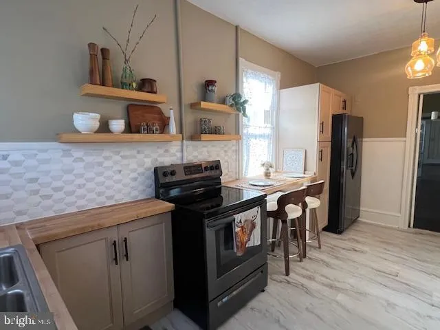 a close view of sink and tap