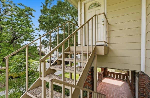 1655 Hawthorne Street Houston, TX 77006 - Photo 39 of 39 a view of entryway