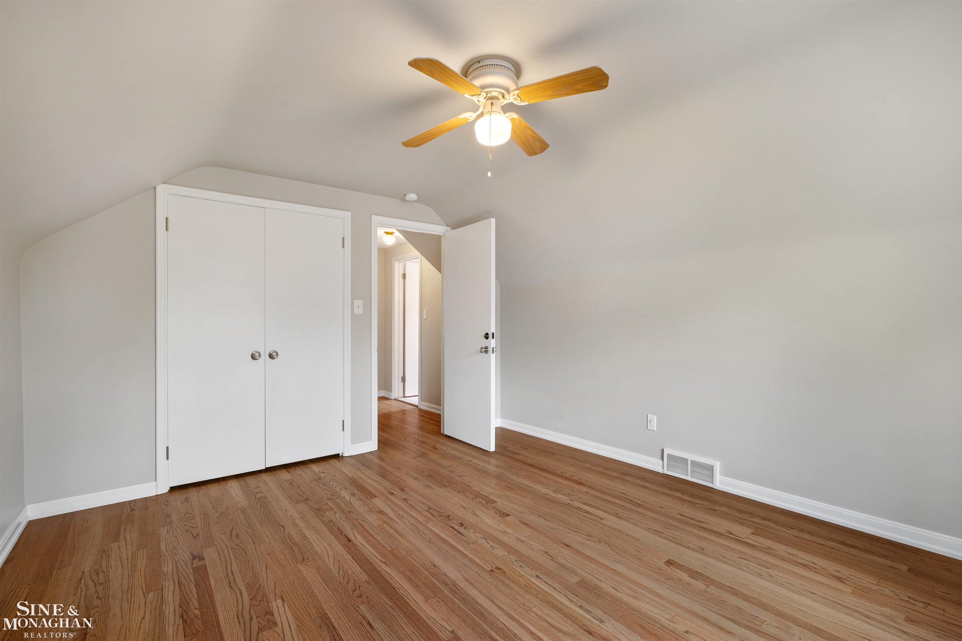 581 Hampton Road Grosse Pointe Woods, MI 48236 - Photo 29 of 60