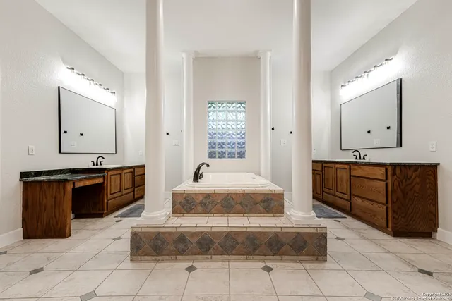 $5,000 | 132 Long Bow Road, Shavano Park, TX 78231