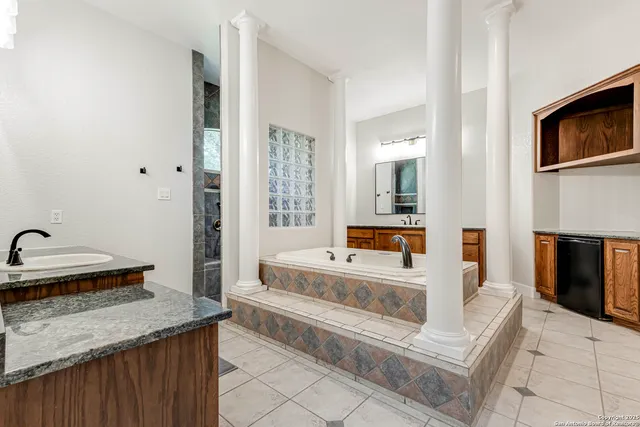 $5,000 | 132 Long Bow Road, Shavano Park, TX 78231