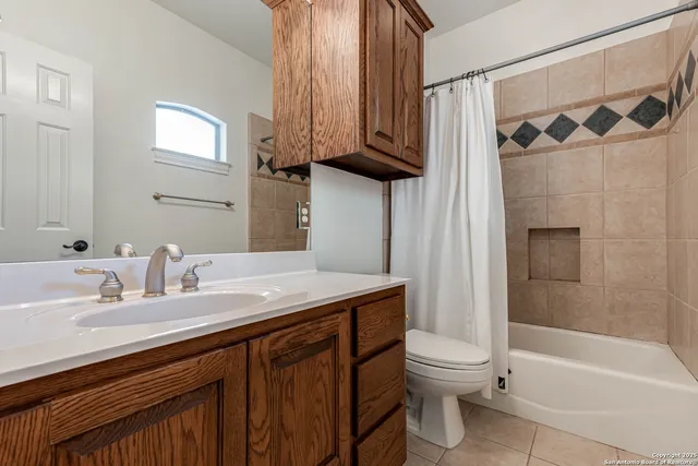 $5,000 | 132 Long Bow Road, Shavano Park, TX 78231