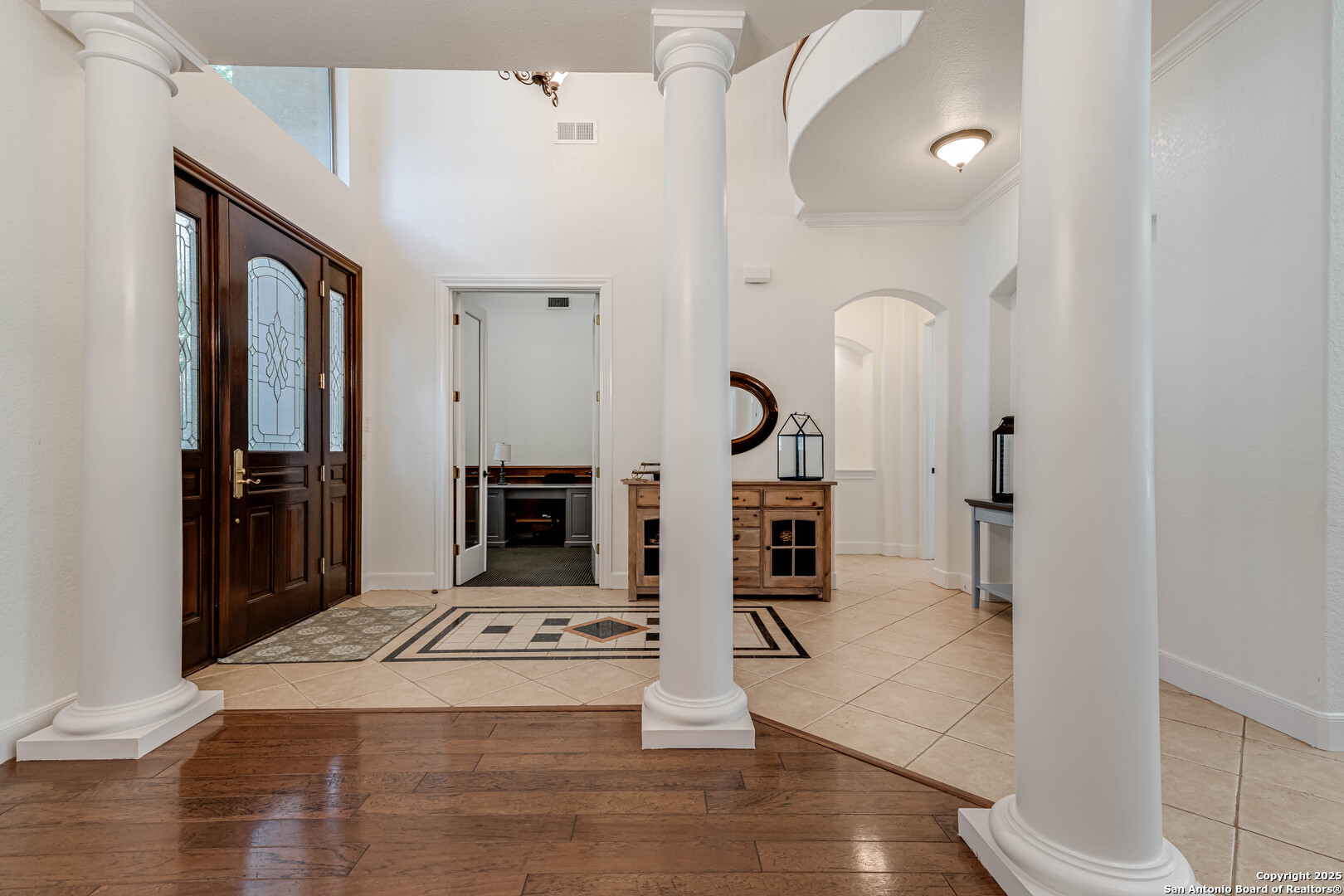 132 Long Bow Road Shavano Park, TX 78231 - Photo 7 of 50 a large kitchen with a stove and a refrigerator