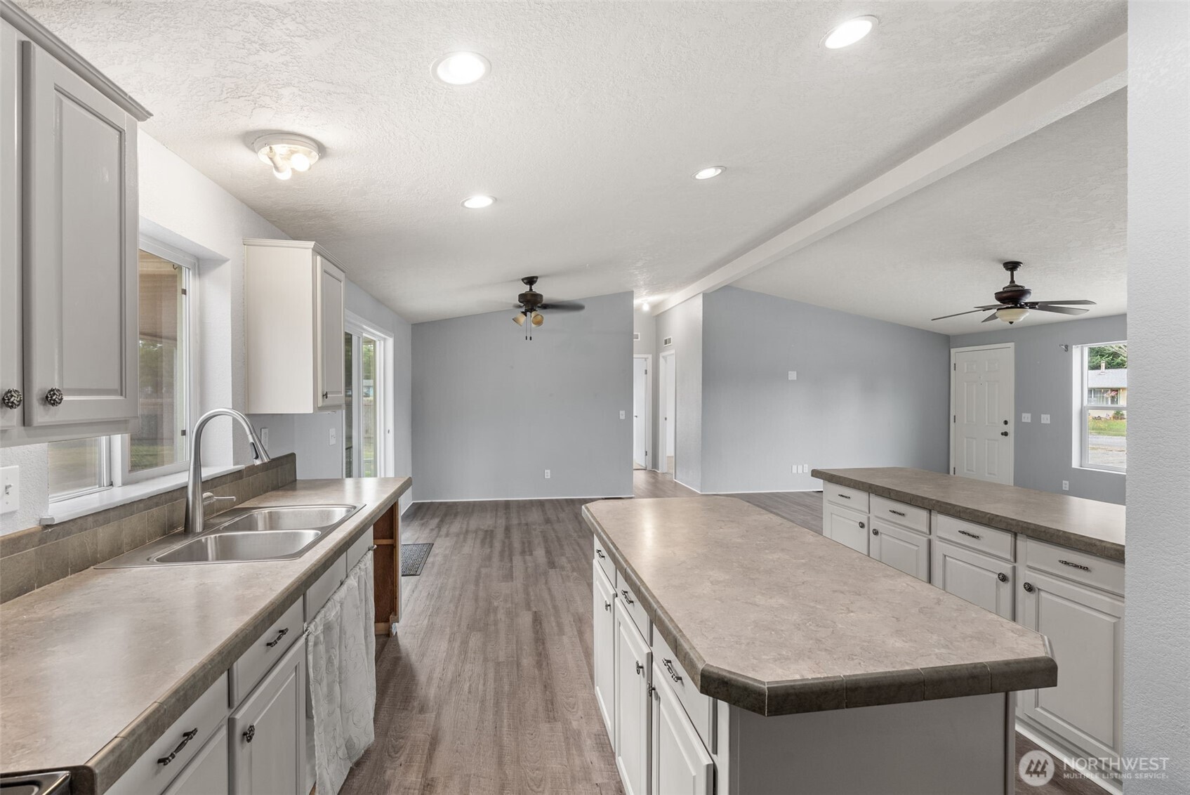 18933 Prairie Street Southwest Rochester, WA 98579 - Photo 11 of 33