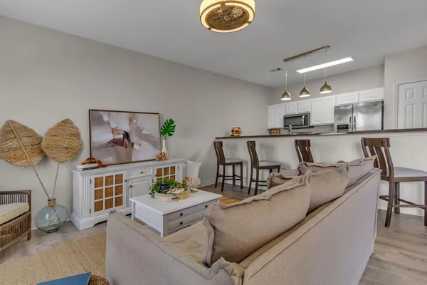 $2,250 | 150 Bent Arrow Drive, Unit 51, Destin, FL 32541