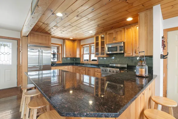 $865,000 | 42 Sugar House Road, West Dover, VT 05356