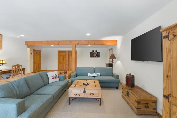 $865,000 | 42 Sugar House Road, West Dover, VT 05356