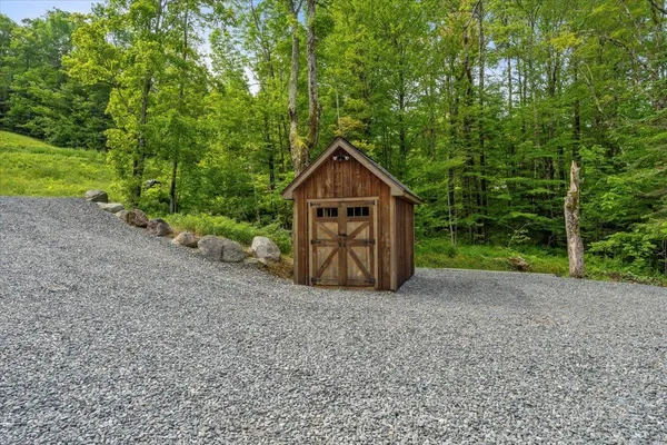 $865,000 | 42 Sugar House Road, West Dover, VT 05356