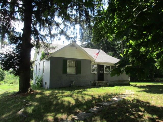 816 Shenango Road Beaver Falls, PA 15010 - Photo 1 of 8 Front