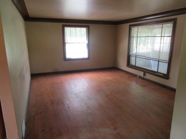 816 Shenango Road Beaver Falls, PA 15010 - Photo 8 of 8 Living Room