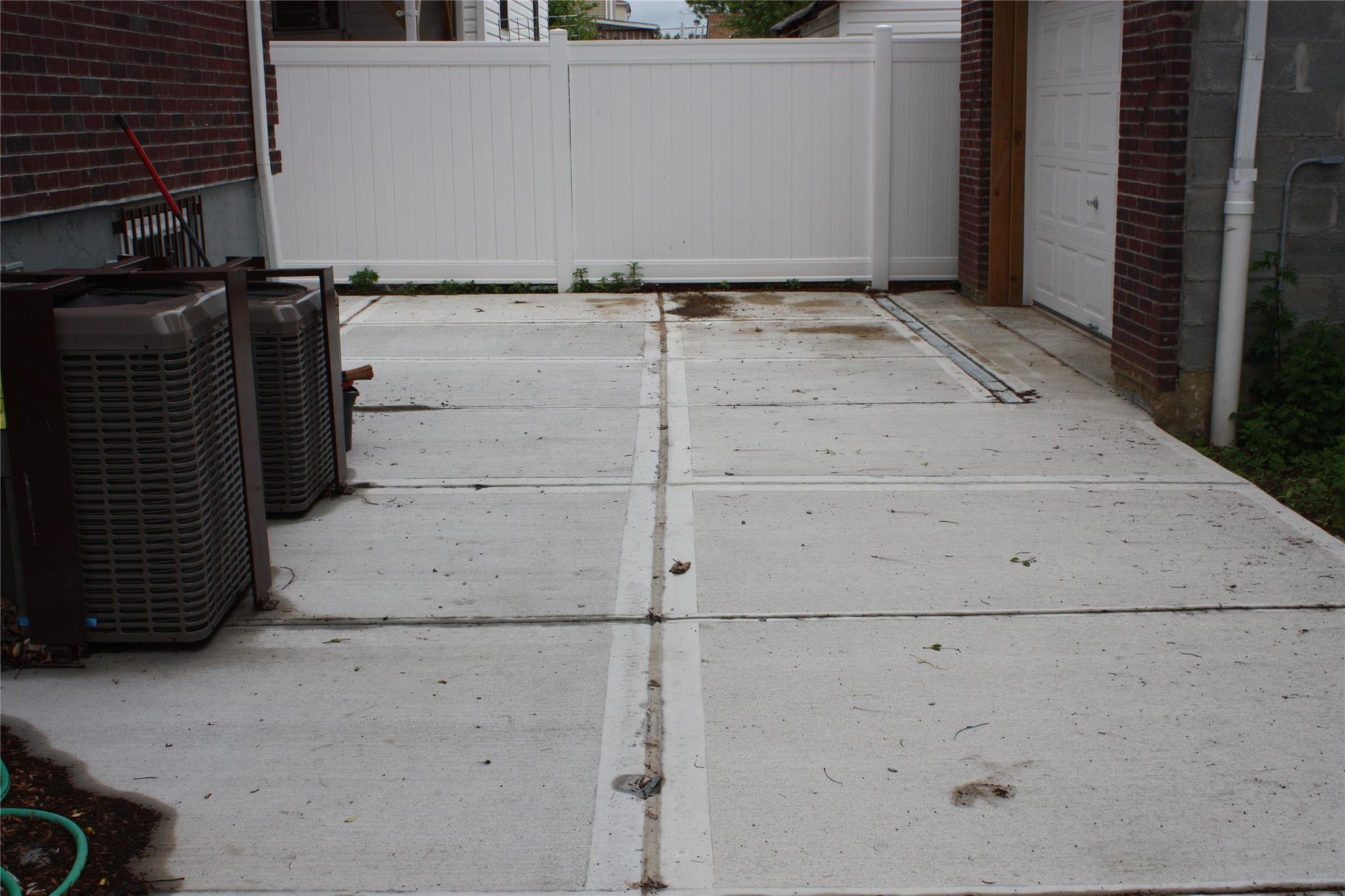 157-18 115th Road, Unit 2 FAMILY Queens, NY 11434 - Photo 12 of 36 a view of a small space