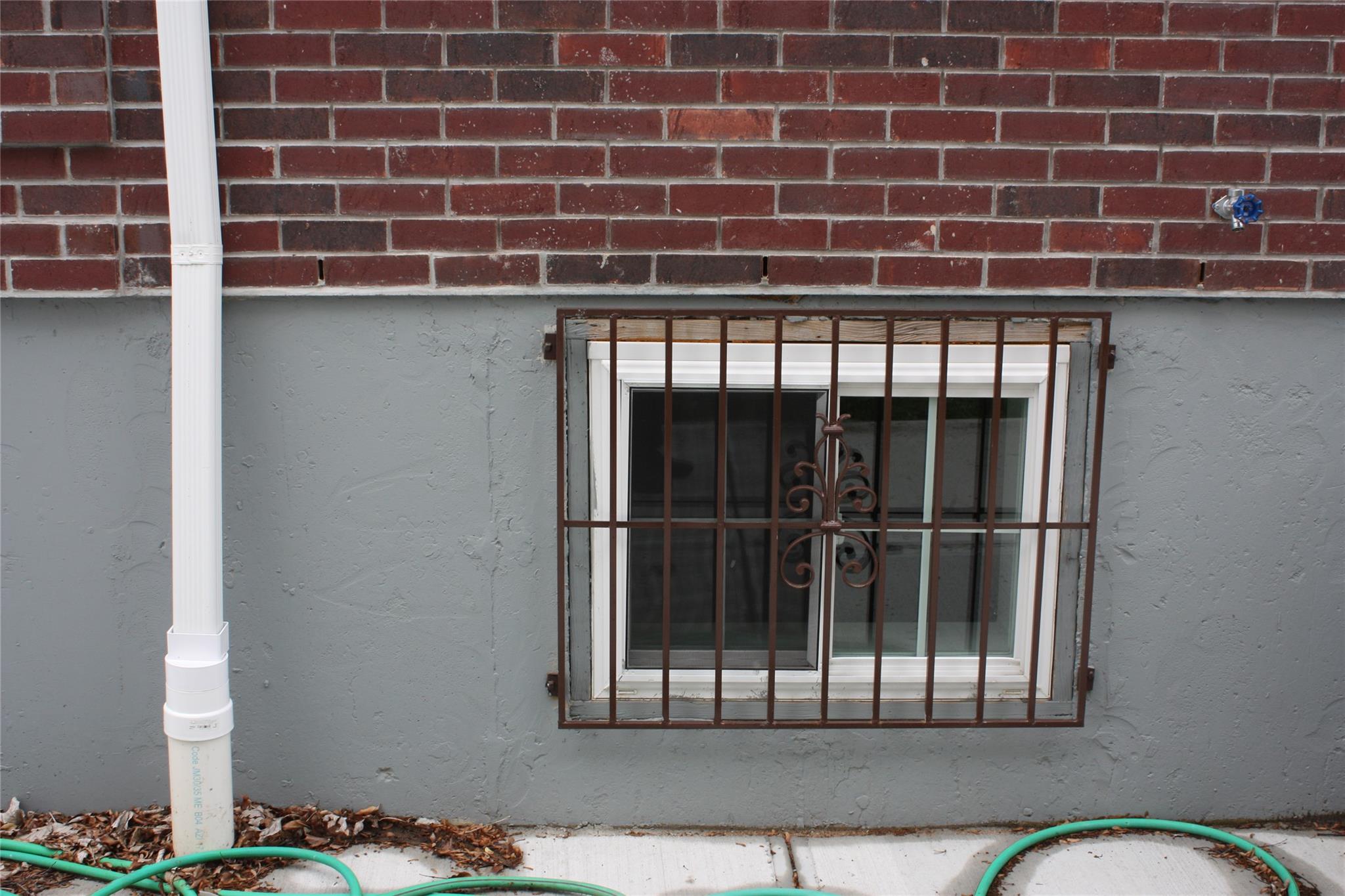 157-18 115th Road, Unit 2 FAMILY Queens, NY 11434 - Photo 13 of 36 a view of a brick wall