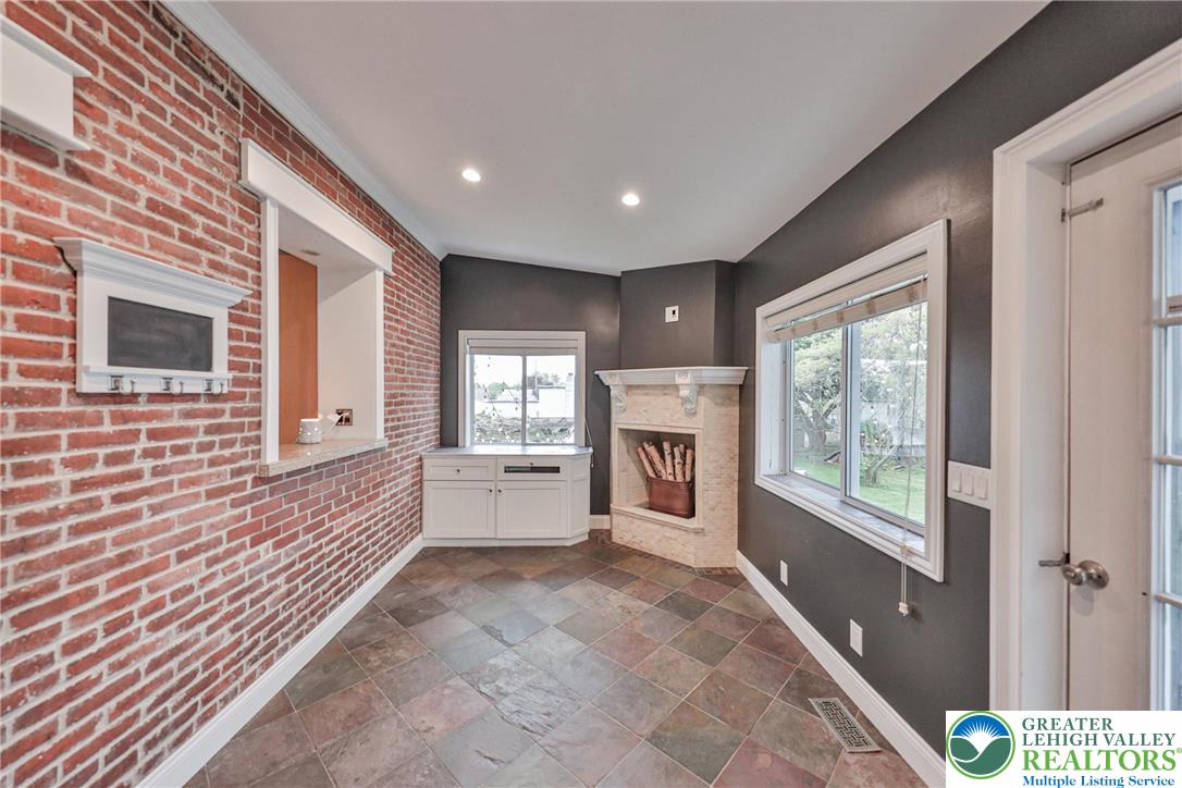 167 South Broad Street Nazareth, PA 18064 - Photo 12 of 40