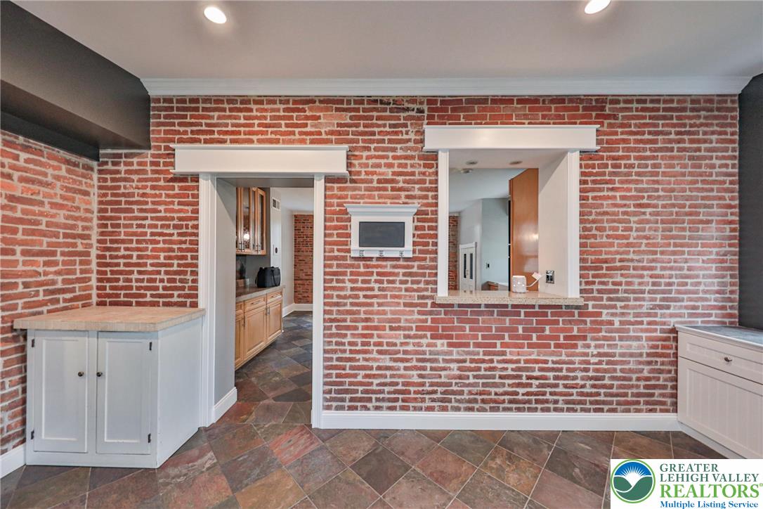 167 South Broad Street Nazareth, PA 18064 - Photo 15 of 40