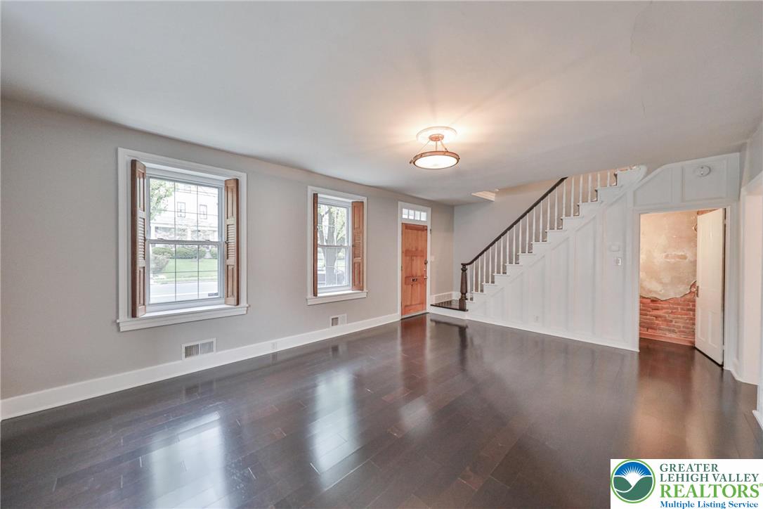 167 South Broad Street Nazareth, PA 18064 - Photo 2 of 40