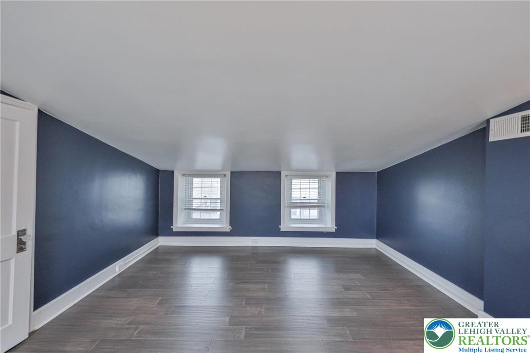 167 South Broad Street Nazareth, PA 18064 - Photo 23 of 40