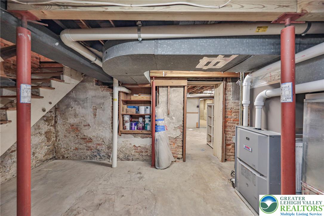 167 South Broad Street Nazareth, PA 18064 - Photo 29 of 40