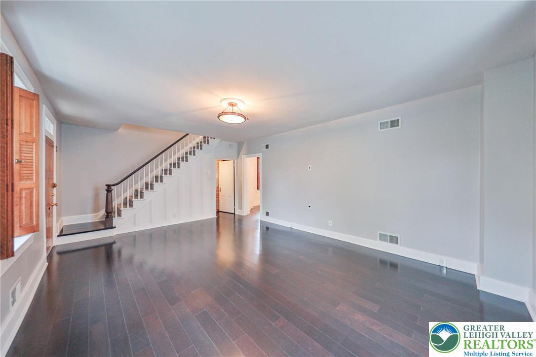 167 South Broad Street Nazareth, PA 18064 - Photo 3 of 40