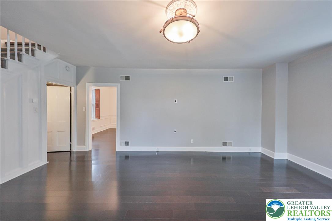 167 South Broad Street Nazareth, PA 18064 - Photo 4 of 40