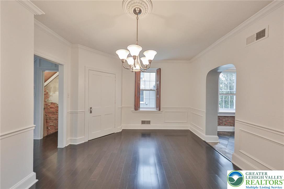 167 South Broad Street Nazareth, PA 18064 - Photo 6 of 40