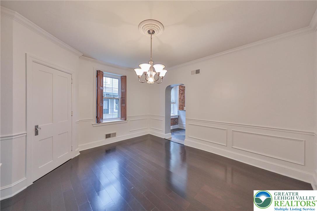 167 South Broad Street Nazareth, PA 18064 - Photo 7 of 40