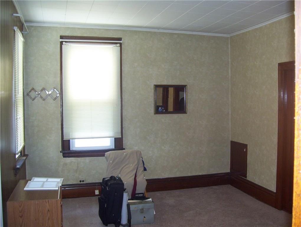 105 Center Avenue Mount Pleasant, PA 15666 - Photo 7 of 17