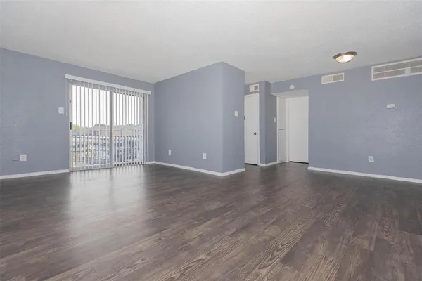 $1,050 | 801 South Allen-Genoa Road, Unit 112, South Houston, TX 77587