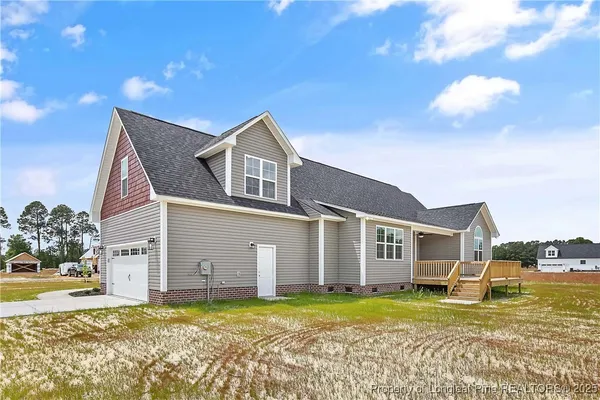 $475,000 | 3018 Dinwiddle Drive, Wade, NC 28395