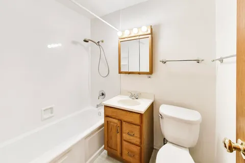$225,000 | 1425 Sandpebble Drive, Unit 104, Wheeling, IL 60090