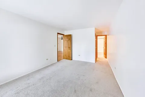 $225,000 | 1425 Sandpebble Drive, Unit 104, Wheeling, IL 60090