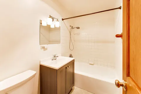 $225,000 | 1425 Sandpebble Drive, Unit 104, Wheeling, IL 60090