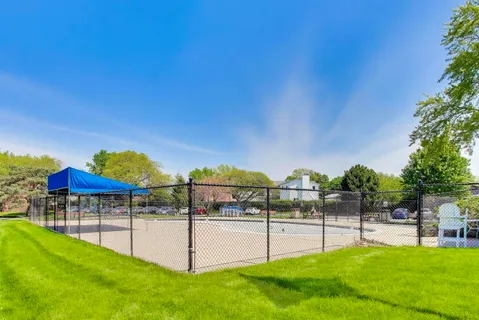 $225,000 | 1425 Sandpebble Drive, Unit 104, Wheeling, IL 60090
