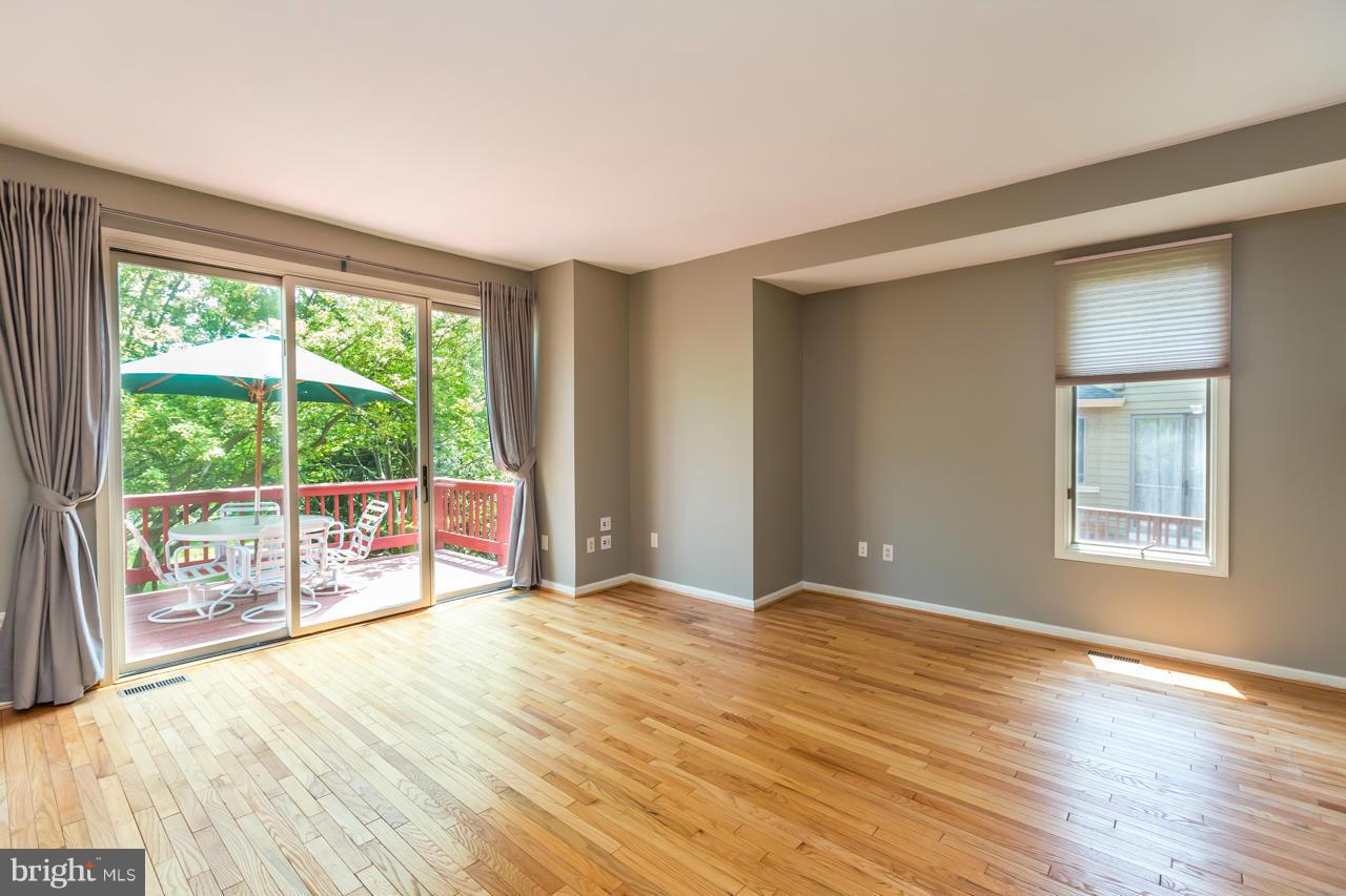 5117 Columbia Road, Unit 1427 Columbia, MD 21044 - Photo 5 of 30 Living Room
