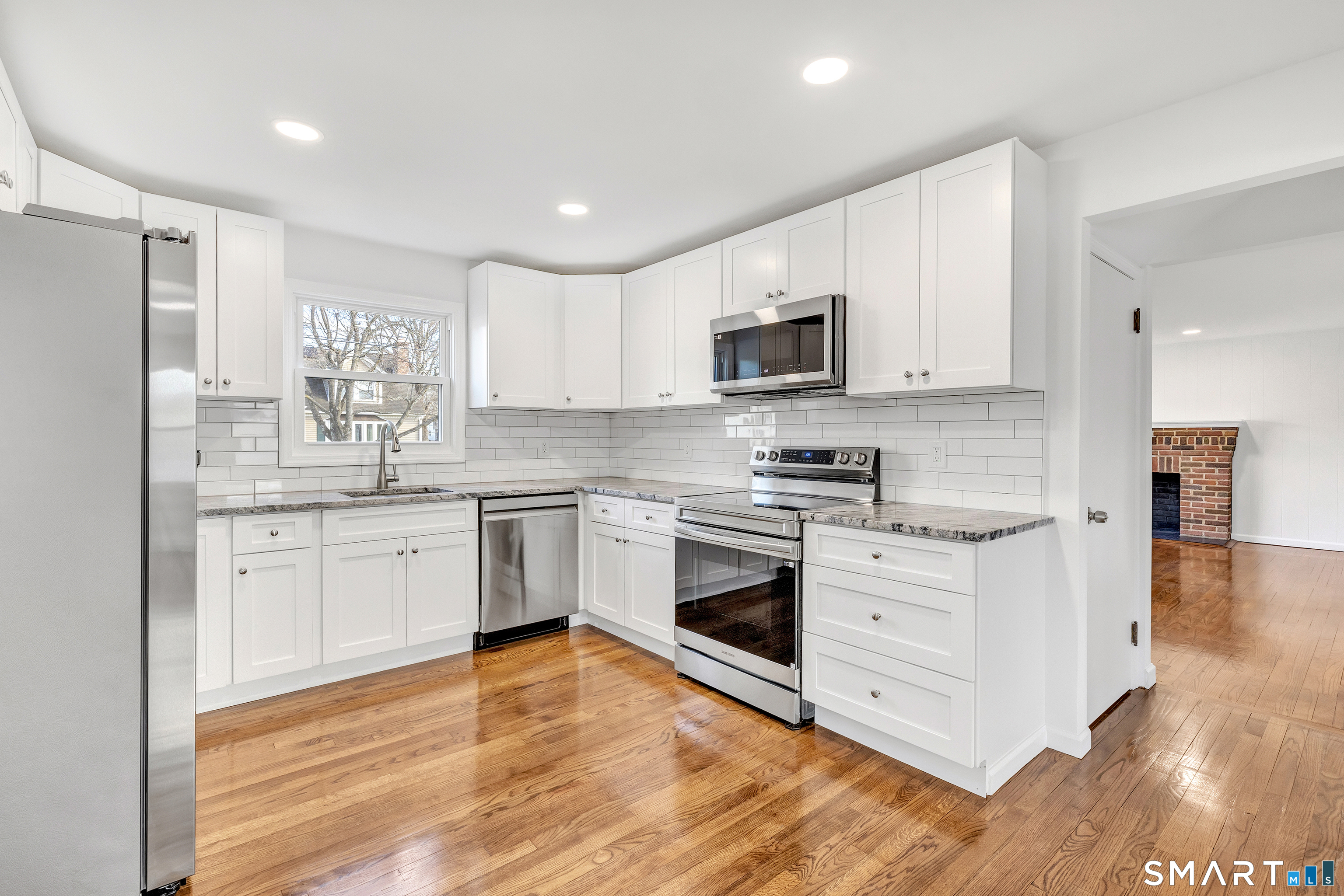 140 Shawmut Avenue North Haven, CT 06473 - Photo 10 of 39