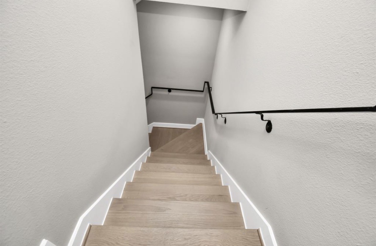 316 Thornton Road, Unit E Houston, TX 77018 - Photo 8 of 19