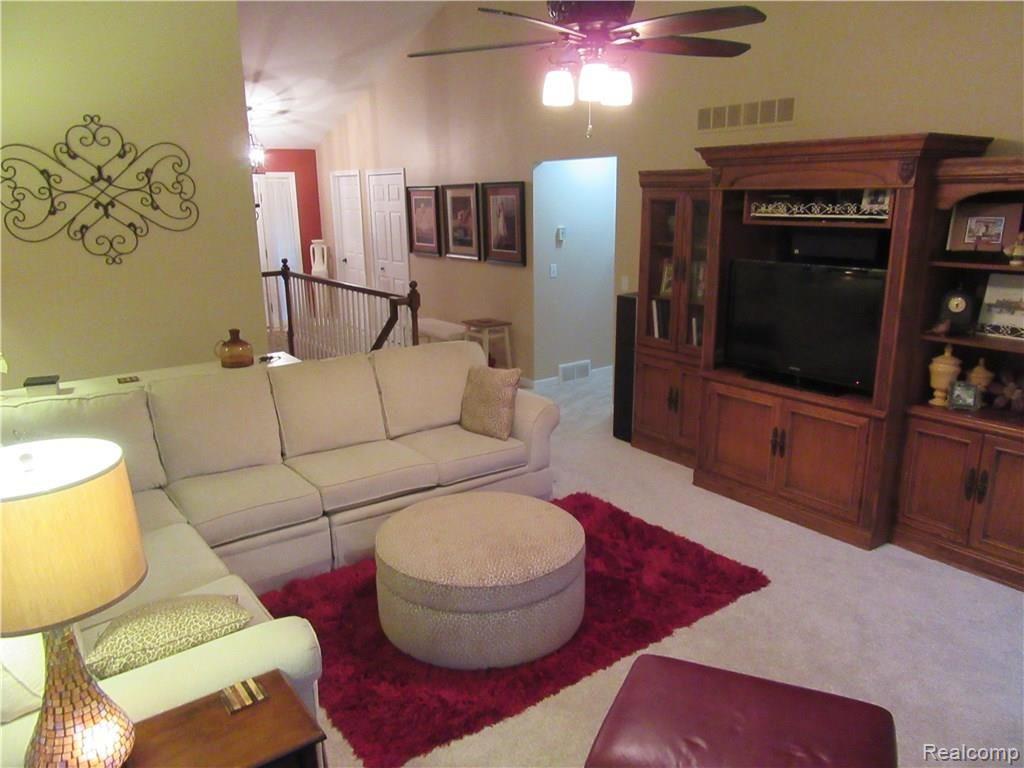 21460 Timber Ridge Drive Woodhaven, MI 48183 - Photo 12 of 50