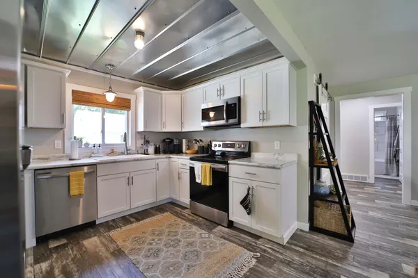 $649,900 | 10032 North Long Lake Road, Brainerd, MN 56401