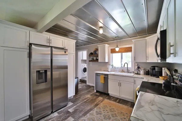 $649,900 | 10032 North Long Lake Road, Brainerd, MN 56401