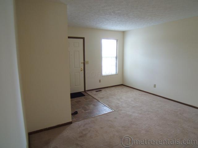 3870 Petzinger Road, Unit 3872 Columbus, OH 43232 - Photo 3 of 8 3872LR