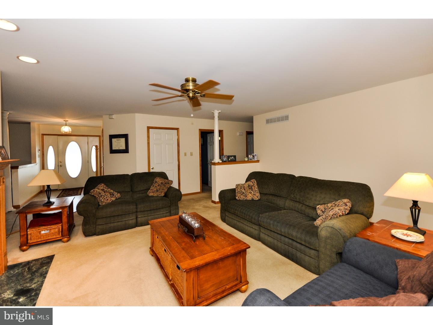 976 Barretts Run Road Bridgeton, NJ 08302 - Photo 6 of 25 Living Room