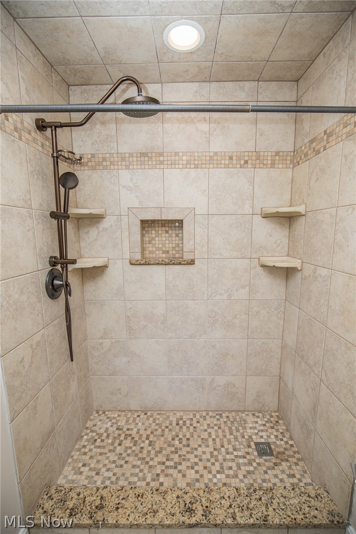 5334 Manning Circle North Ridgeville, OH 44039 - Photo 11 of 28