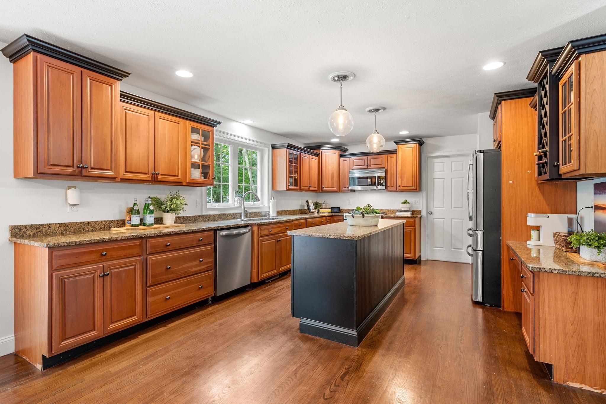 5 Leeds Road Windham, NH 03087 - Photo 11 of 50