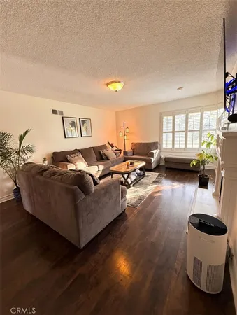 $560,000 | 26172 Rainbow Glen Drive, Newhall, CA 91321