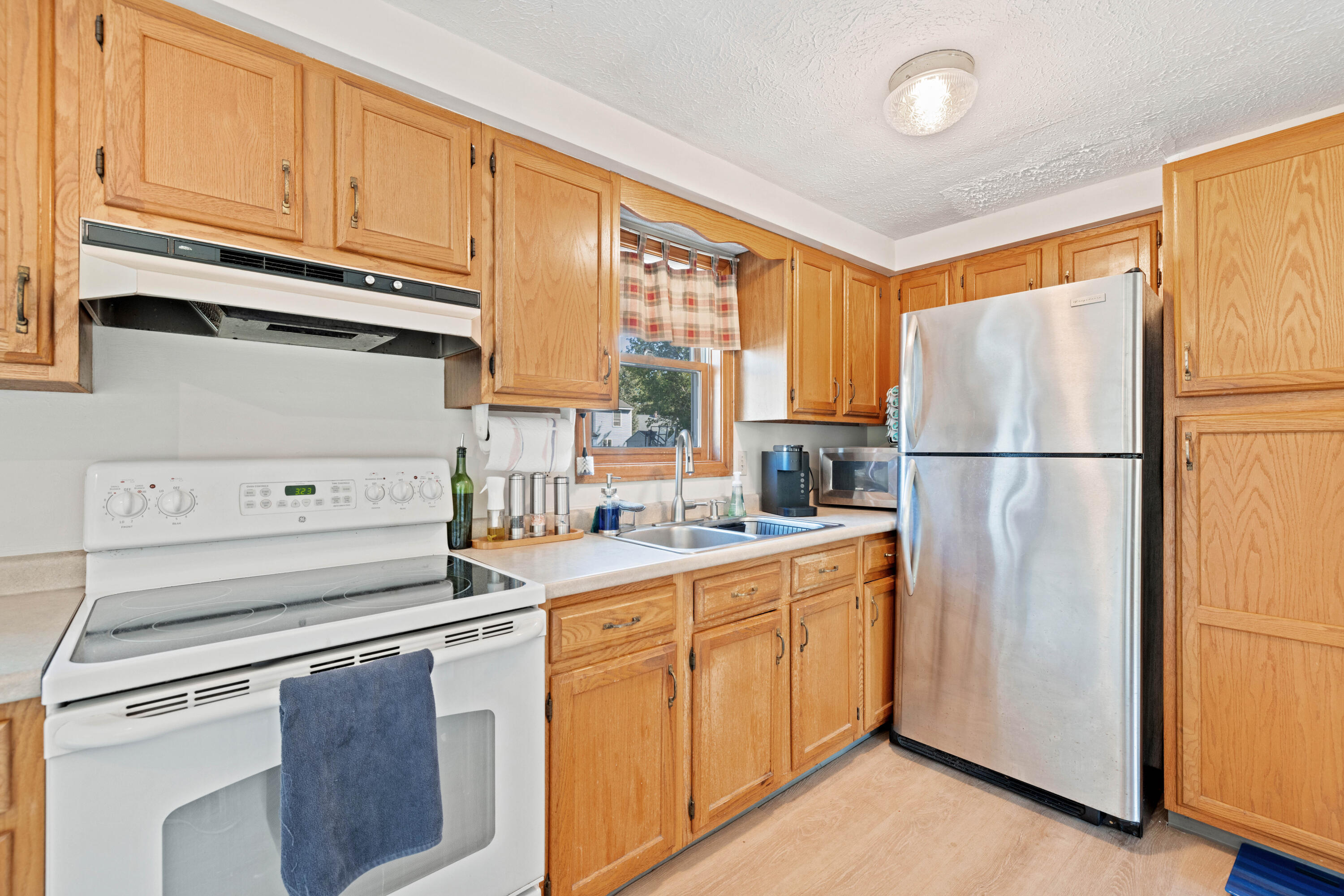 77 Maple Street, Unit 2 Saco, ME 04072 - Photo 11 of 31 Kitchen