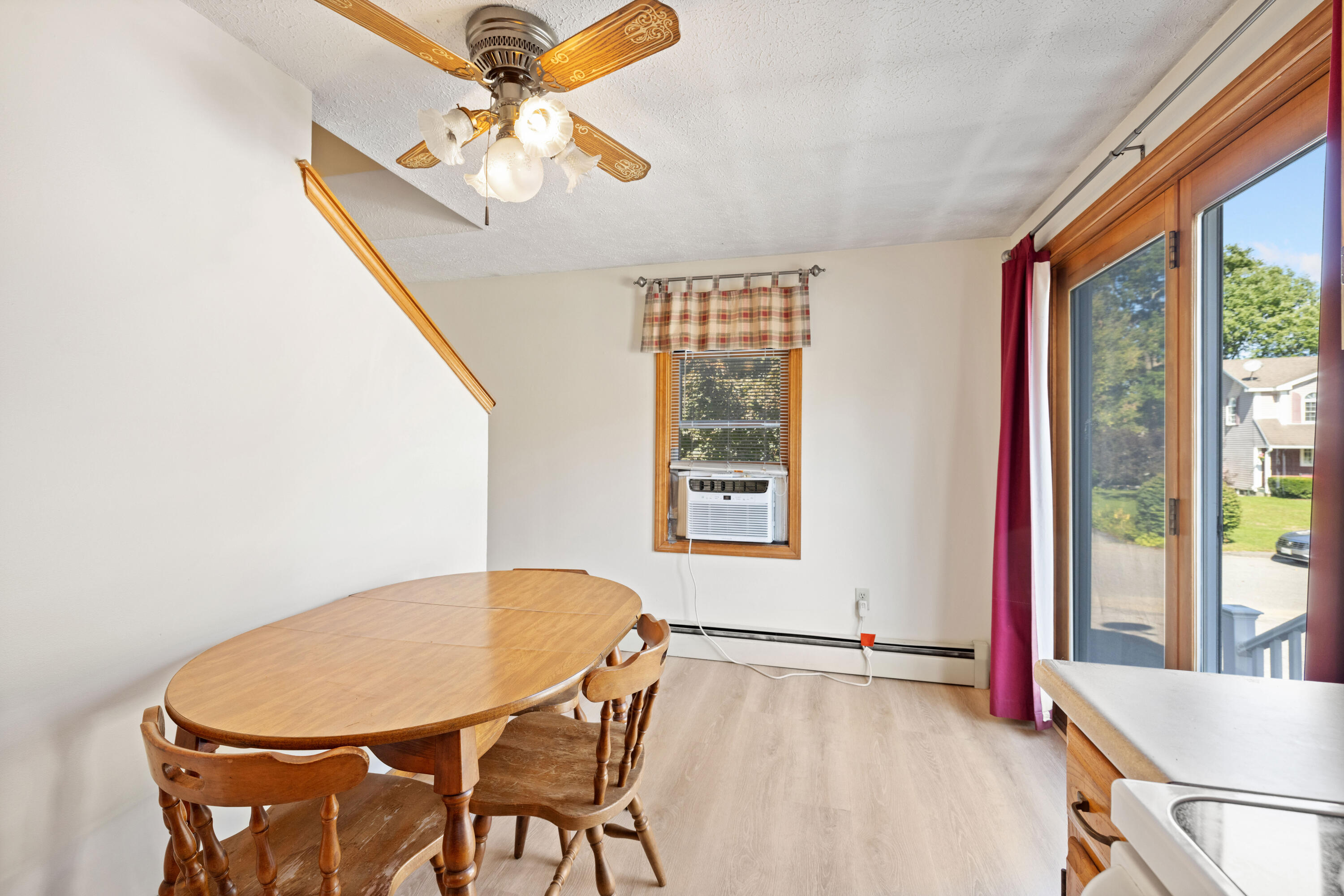 77 Maple Street, Unit 2 Saco, ME 04072 - Photo 7 of 31 Dining area