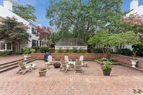 $2,700 | 220 North St Asaph Street, Unit A, Alexandria, VA 22314