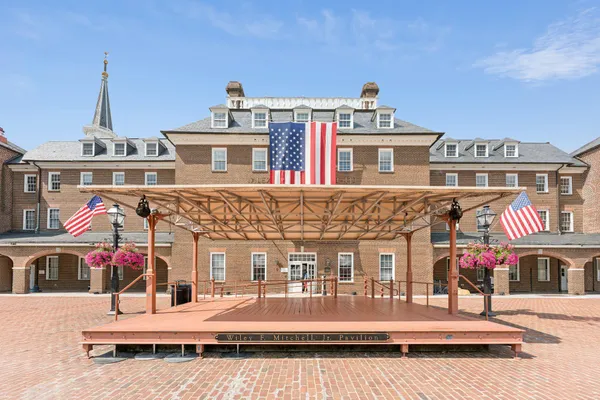 $2,700 | 220 North St Asaph Street, Unit A, Alexandria, VA 22314